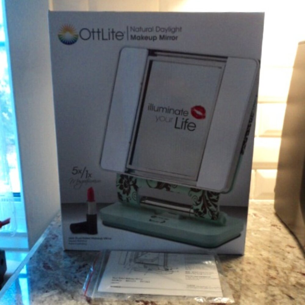 OTTLITE makeup mirror
